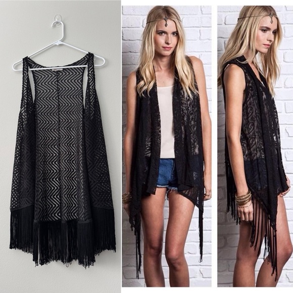 - Jackets & Blazers - Arizona Jeans open fringe kimono Size M/L